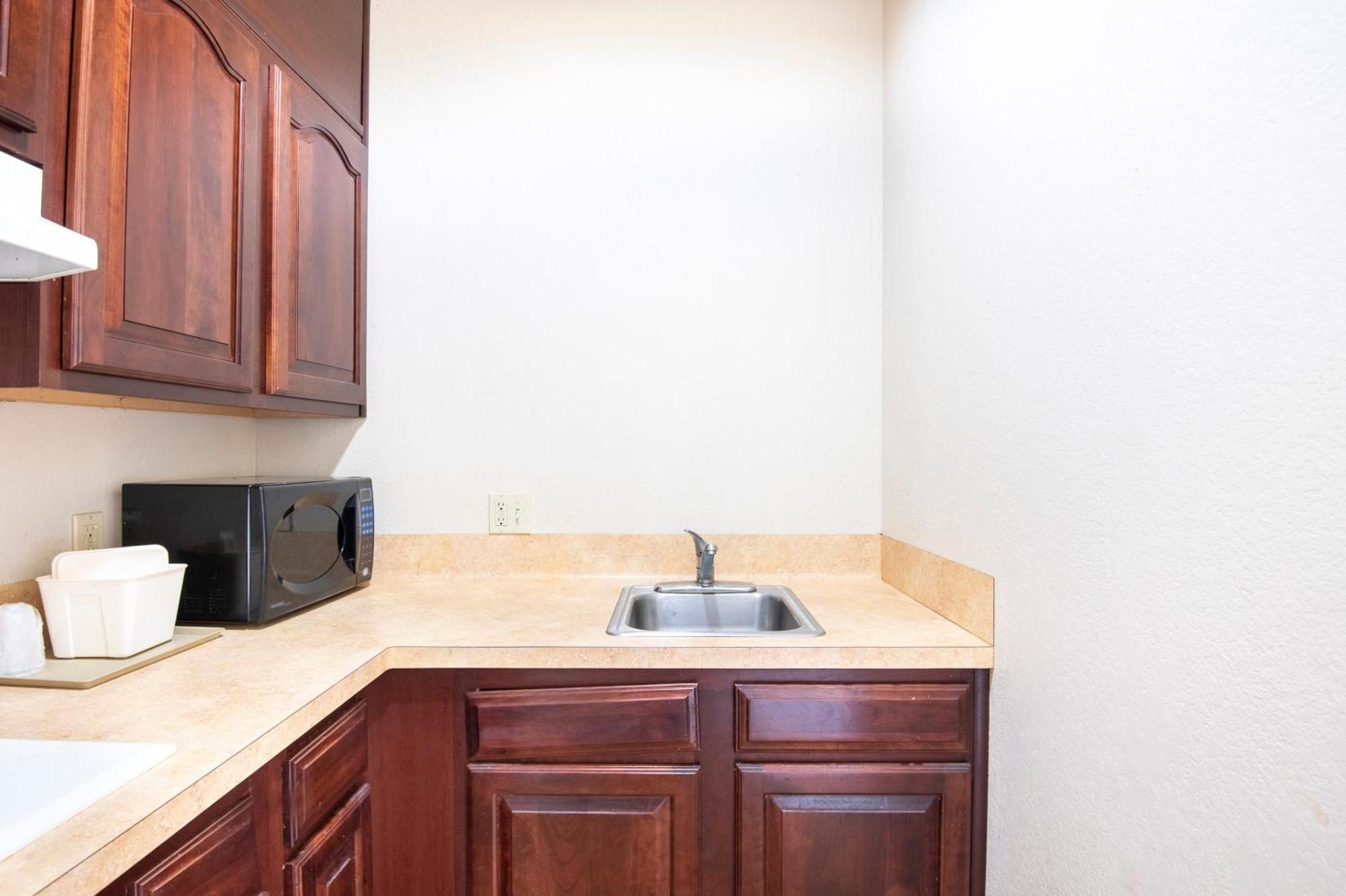 Oyo Townhouse Clute Lake Jackson ภายนอก รูปภาพ